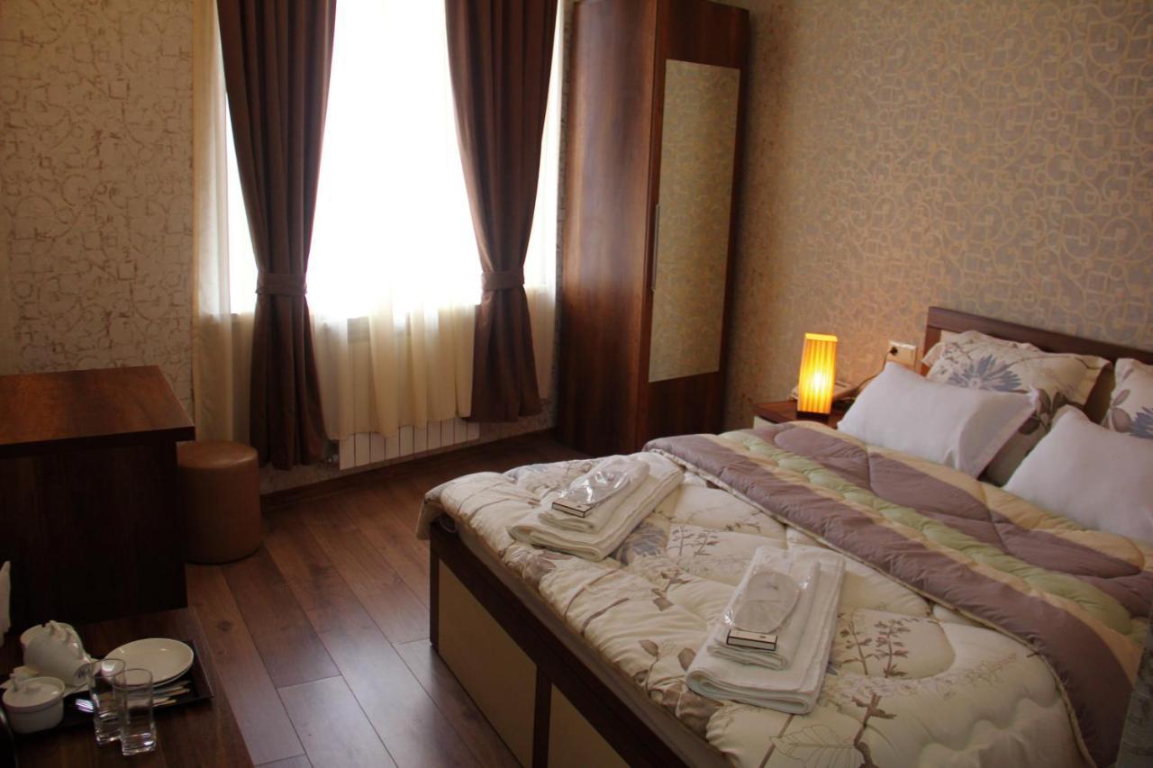 Moon Light Hotel Tiflis Exterior foto
